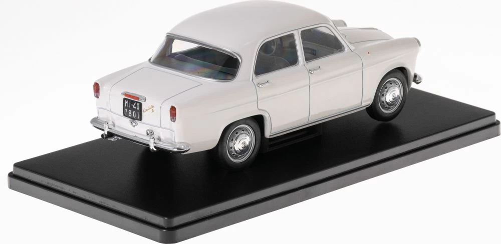 Alfa Romeo Giulietta TI 1958 White 1:24 European Vintage Cars - Cased - Image 2