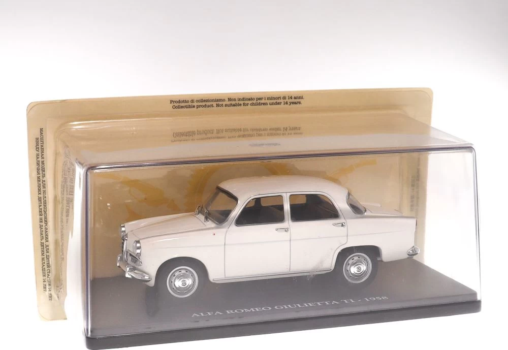 Alfa Romeo Giulietta TI 1958 White 1:24 European Vintage Cars - Cased - Image 4